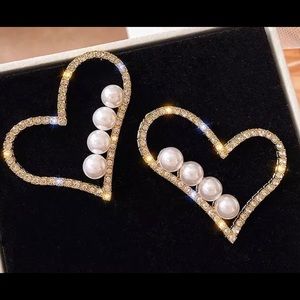 Luxurious Geometric Heart Earrings w/Faux Pearls